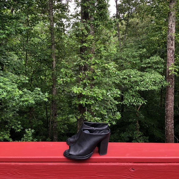 Ladies Sz 7.5 Nine West Black Heels/Mules - Picture 4 of 6